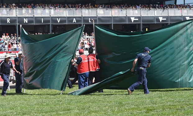 http://www.theguardian.com/sport/2015/nov/03/red-cadeauxs-melbourne-cup-injury-not-life-threatening-but-horse-retires