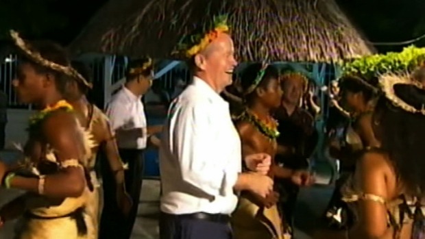 http://www.smh.com.au/federal-politics/political-news/bill-shorten-refuses-to-back-pacific-island-calls-for-moratorium-on-new-coal-mines-20151104-gkqy5e.html