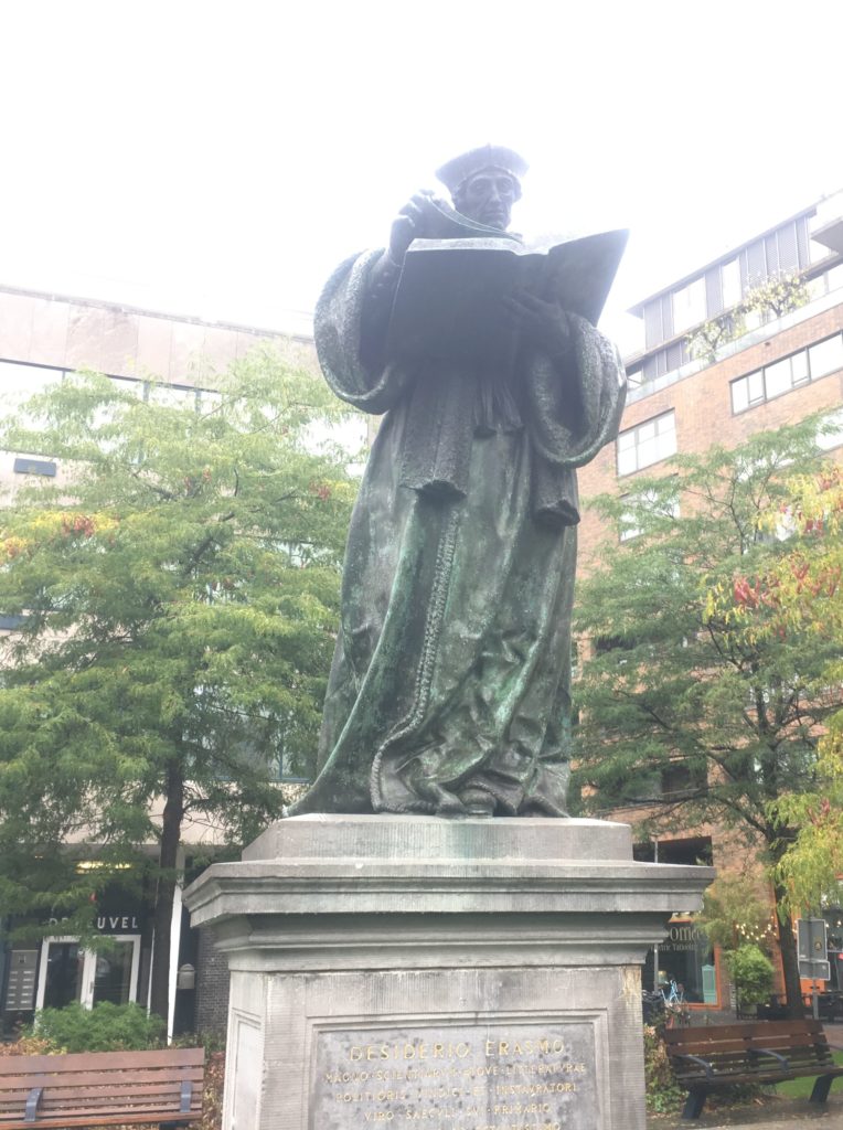 Can you see Erasmus turn the page?