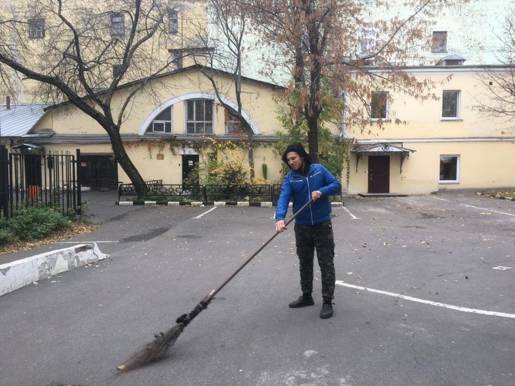 Cleaning up the Strawberry Duck - performance face!